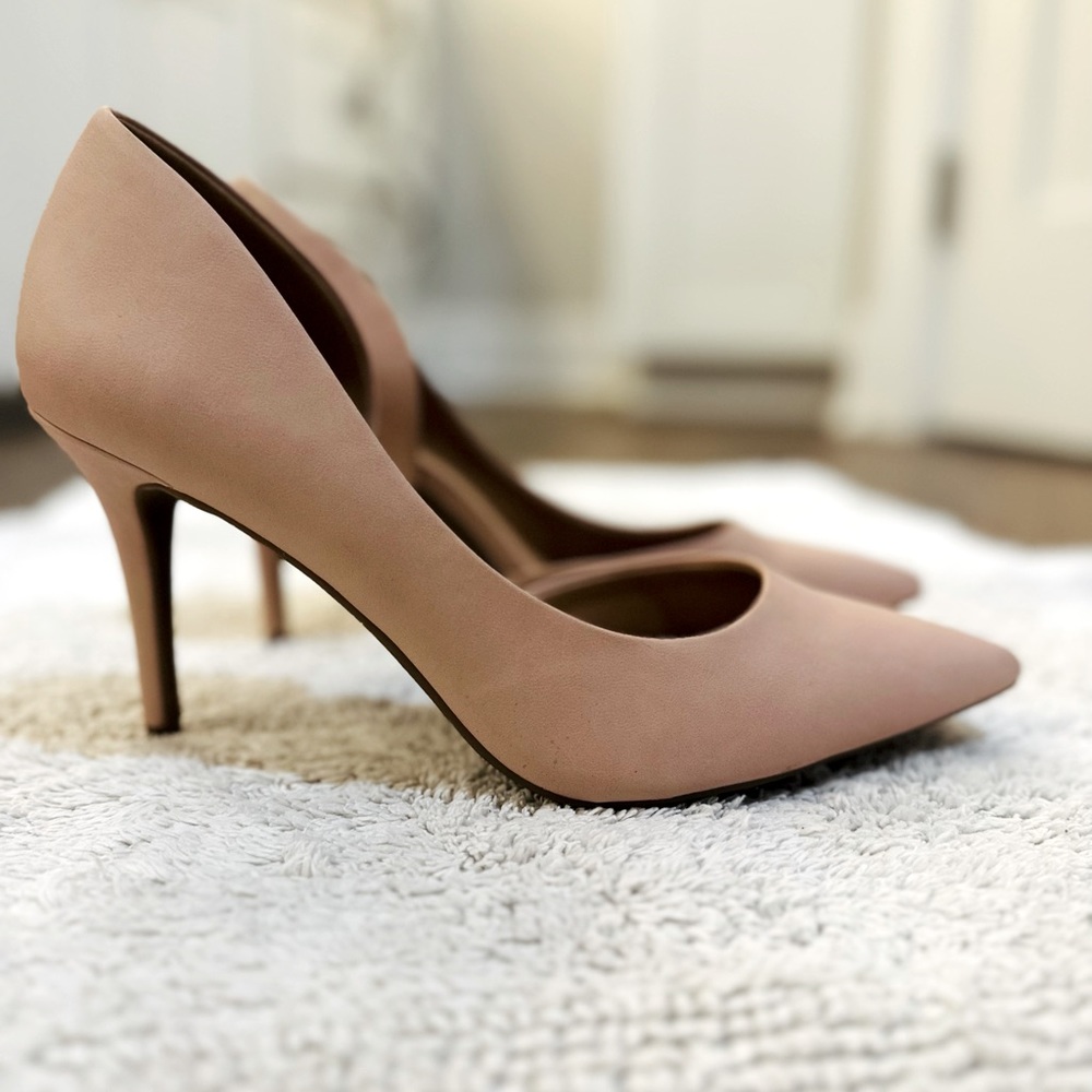 Size 10 Jessica Simpson blush pumps. Never worn